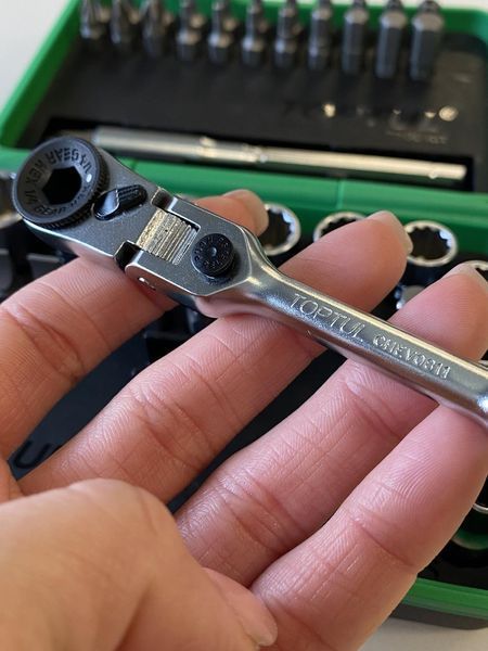 Трещотка мини 1/4" с шарниром TOPTUL 60 зубцов (исп. с FTDF0810) CHEV0811 CHEV0811 фото